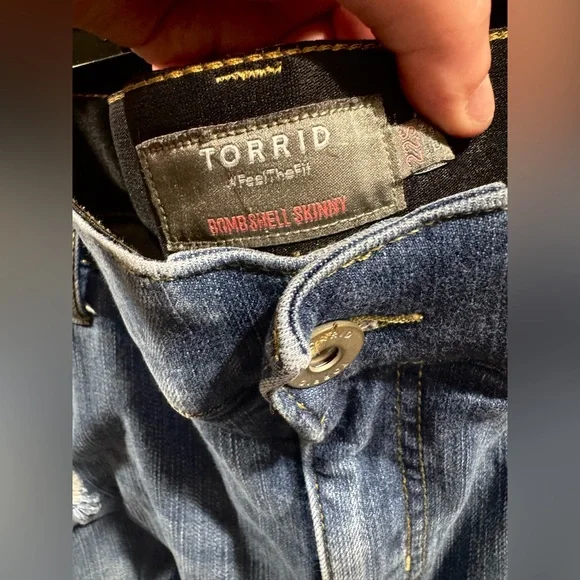 Torrid Bombshell Skinny Ripped Jeans - Picture 2 of 3